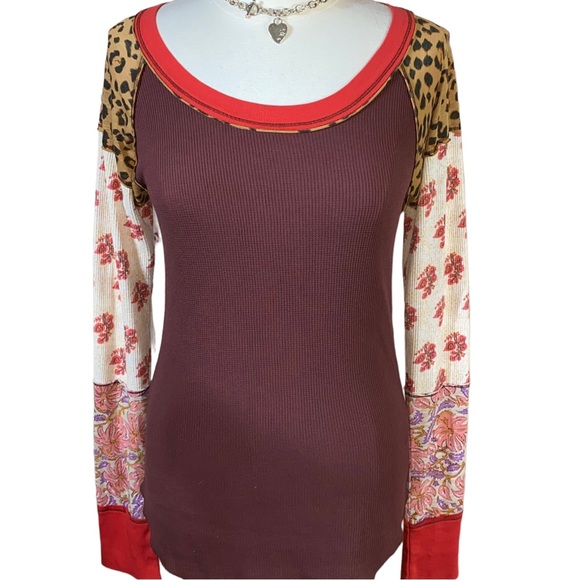 🚫SOLD🚫 Free People Bright Side Thermal in Burgundy with Leopard Floral Sleeves - Picture 4 of 11